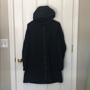 Lululemon Rain Jacket - size 4 - hardly worn!